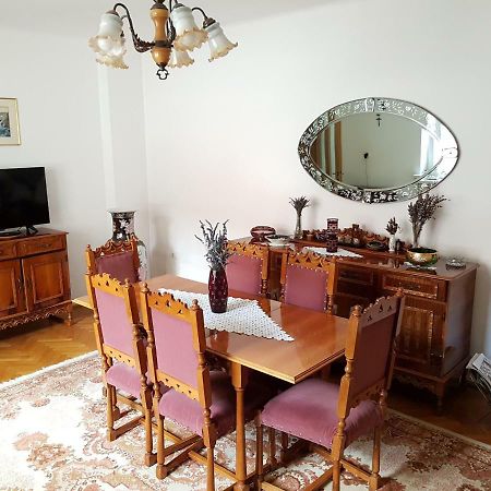 Casa Bunicilor Villa Colonia Sase Martie Bagian luar foto