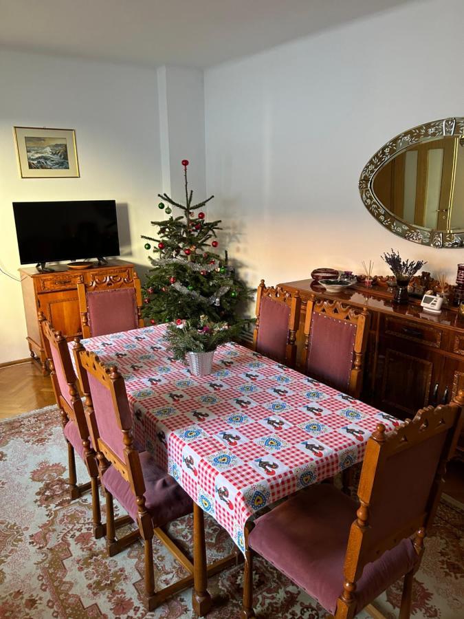 Casa Bunicilor Villa Colonia Sase Martie Bagian luar foto