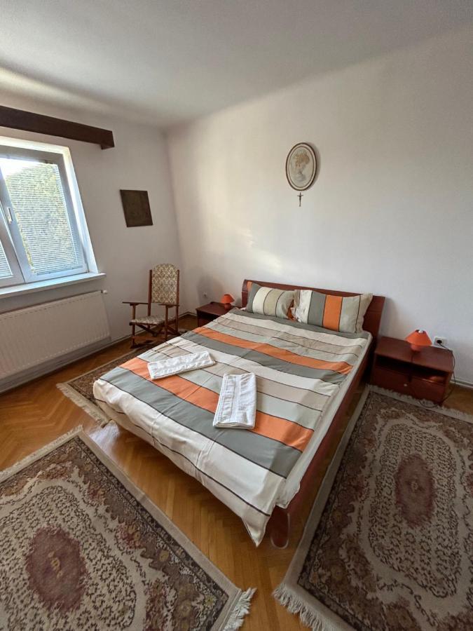 Casa Bunicilor Villa Colonia Sase Martie Bagian luar foto