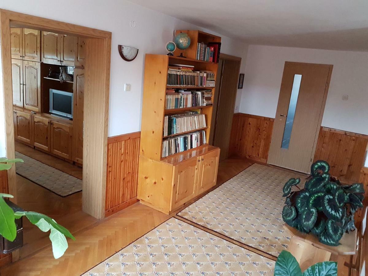 Casa Bunicilor Villa Colonia Sase Martie Bagian luar foto