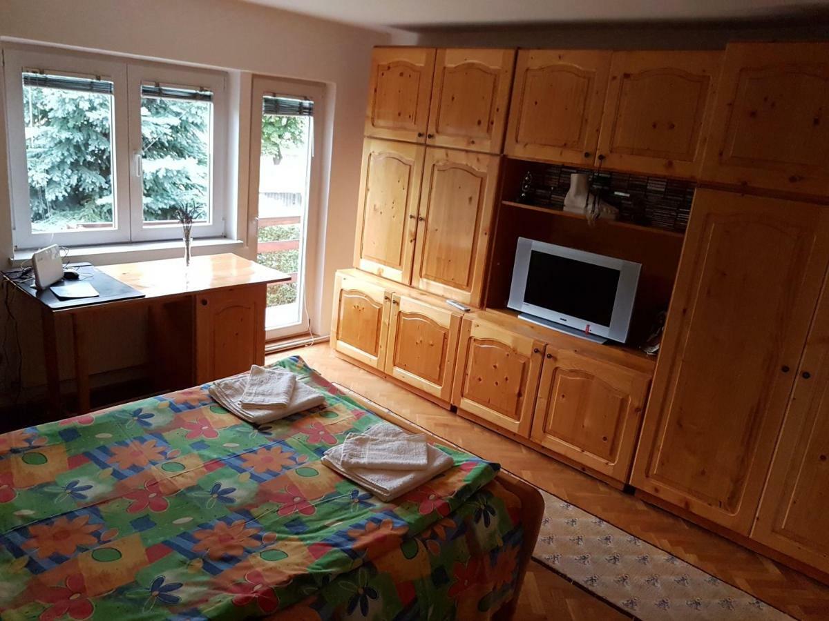 Casa Bunicilor Villa Colonia Sase Martie Bagian luar foto