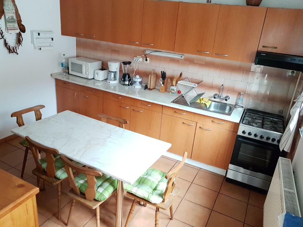 Casa Bunicilor Villa Colonia Sase Martie Bagian luar foto